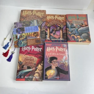 Harry Potter 5 Book Lot W/Book Markers & Charms (Read Description) - Bild 1 von 24