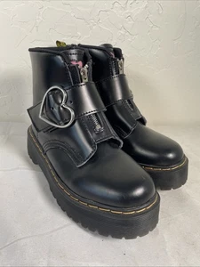 Botas Dr. Martens Lazy Oaf Hebilla Corazón Negras CORAZONES ROSAS Para Mujer Talla 7 EUR 38 - Imagen 1 de 9