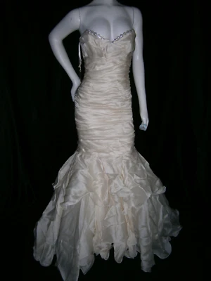 Ines di Santos Brigitte Wedding Dress 6 Silk Ivory Mermaid Ruched Layers $8,360 - Image 1 of 4