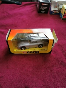 Corgi Aston Martin Db5 271 del 1981 1:36 variante con Interni crema molto rara - Foto 1 di 8