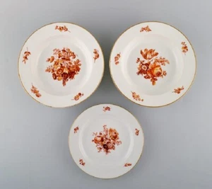 Three antique Meissen porcelain plates with orange hand-painted flowers. - Picture 1 of 7