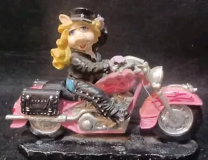 Rare Miss Piggy Moi Motorcycle Mania Collection Figure - Picture 1 of 5