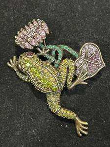 Broche vintage de rana brillante y diamantes de imitación florales de heidi daus - hallazgo inmobiliario - Imagen 1 de 9