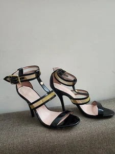 Sandali Vivienne Westwood in vernice nero e oro taglia 39  - Foto 1 di 10