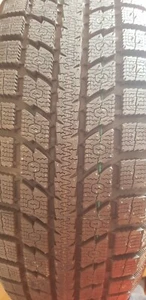 Winterreifen 215/60 R17 96T M+S / TOYO Observe GSi-5 - Bild 1 von 12