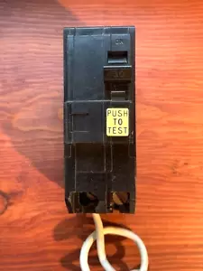 SQUARE D 2-polig 30A AMP AC Leitungsschutzschalter - Bild 1 von 3