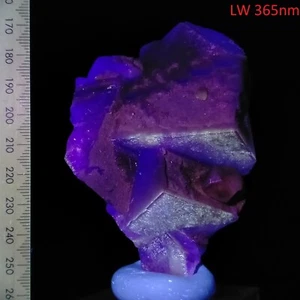 Fluorite crystal cluster two-color fluorescent long wave mineral specimen 0.25kg - Picture 1 of 8