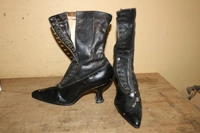 Antiguo Victoriano Vintage Damas Tacones Altos con Botones Top Cuero Zapatos Botas Foto 1 de 4