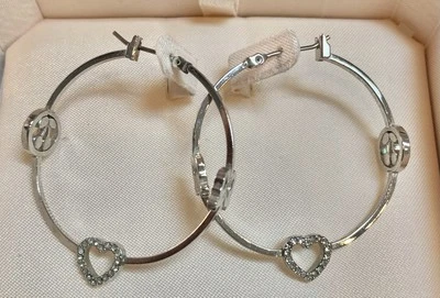 Argolas Juicy Couture Vintage Icon 1,5” tom prata  - Imagem 1 de 4