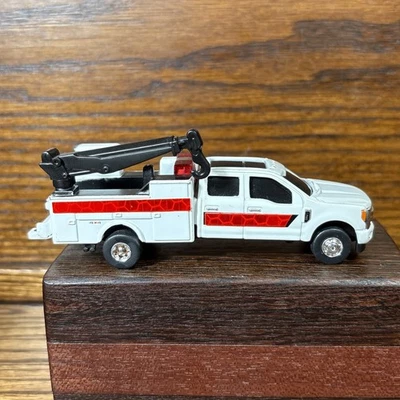 Ertl 2017 FORD F-350 Crew Cab Dually Utility Farm Service Boom Crane Truck - Image 1 of 4