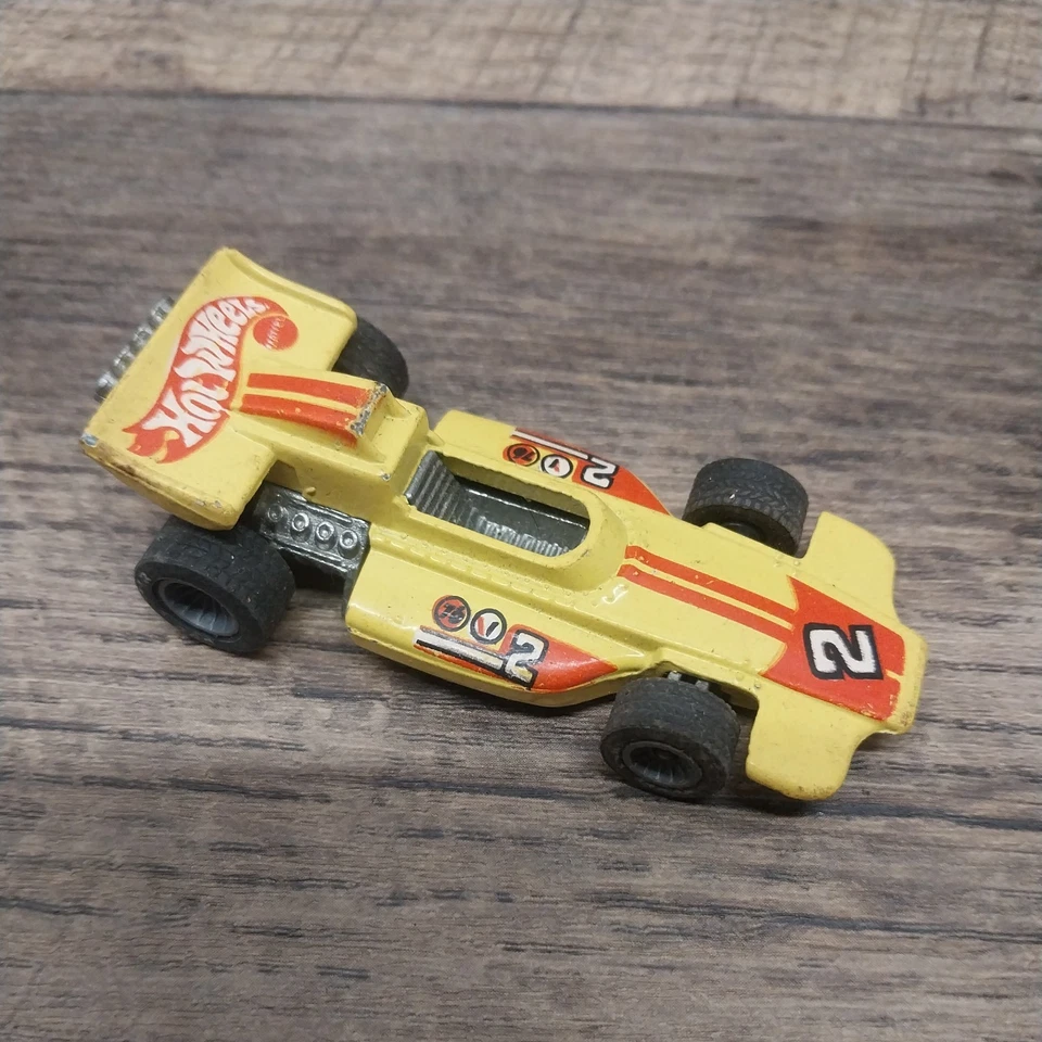 1973 Винтажный Hot Wheels Real Riders Lightning Gold Grand Prix желтый  - Изображение 1 из 4