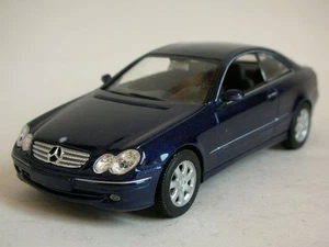 2002 M-Benz C209-CLK-Klasse Coupe Sedan Minichamps die-cast model, 1/43 - Picture 1 of 3