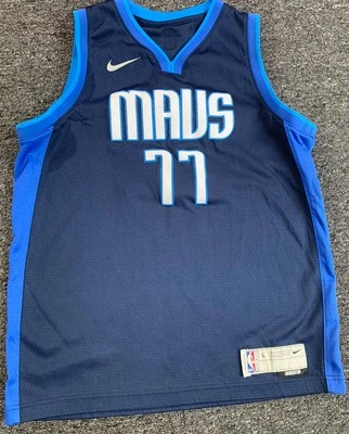Nike Dallas Mavericks Basketball Jersey Youth Large Blue Doncic 77 NBA Swingman - image 1 of 4