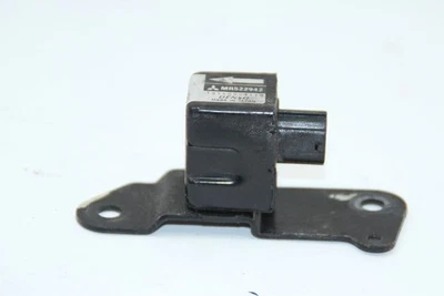 Sensor airbag delantero derecho mitsubishi pajero sport k90 mr522942 denso 1876004110 Foto 1 de 3