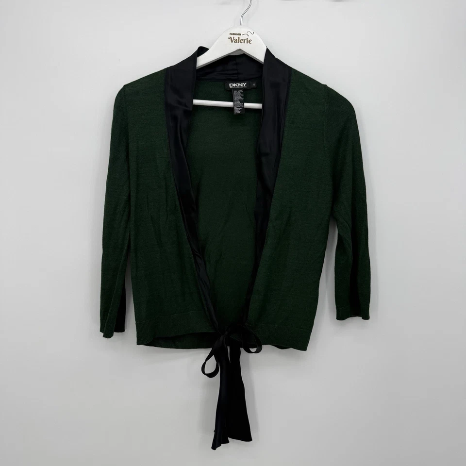 Cárdigan DKNY Etiqueta Negra Verde Ligero Borde de Seda Corbata Manga 3/4 Diseñador S Foto 1 de 4