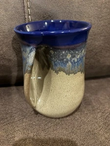 Neher Clay in Motion Linkshandwärmer Keramik Kaffeebecher blau Künstler signiert 2022 - Bild 1 von 12