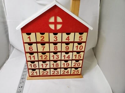 Calendario de Adviento Navidad Casa de Madera con 25 cajones extraíbles en muy buena condición Foto 1 de 4