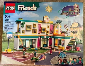 LEGO FRIENDS: Heartlake International School (41731) - Bild 1 von 2