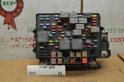 Chevrolet Tahoe 2003-2006 caja de fusibles unidad de relé 1517711901 módulo 111-19C4 Foto 1 de 4