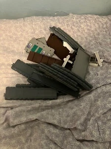 Ertl Thomas & Friends Stationhouse Playtrack 1998 Rarely Used - Picture 1 of 5