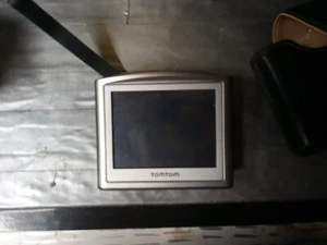 TomTom One XL (U.S. & Canada Map) - Picture 1 of 3