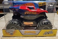 Year 2020 Monster Jam 1:24 Scale Die Cast Metal Official Truck Series -  EARTH SHAKER 20120669 with Monster Tires and Working Suspension