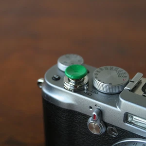 Green Medium Concave Soft Release Button for Leica M3 MP M8 M9 X100 Nikon Canon - Picture 1 of 2