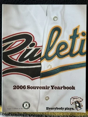 SACRAMENTO RIVER CATS 2006 SOUVENIR YEARBOOK PROGRAM VS COLORADO SPRINGS SKY SOX - Image 1 of 4