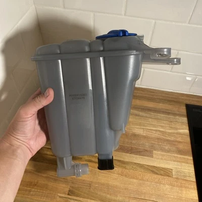 Tanque de expansión de refrigerante del motor con tapa para Audi A4 A5 Quattro Allroad Q5 2011-2016 Foto 1 de 4