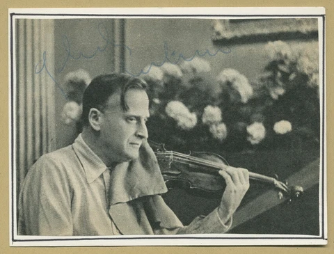 Yehudi Menuhin (1916-1999) - American violinist - Signed photo - 1965 - COA Cover