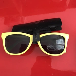 NEW LOOK BRIGHT YELLOW CAT EYE RETRO 1950'S SUNGLASSES BNWT SOLD OUT - Picture 1 of 9