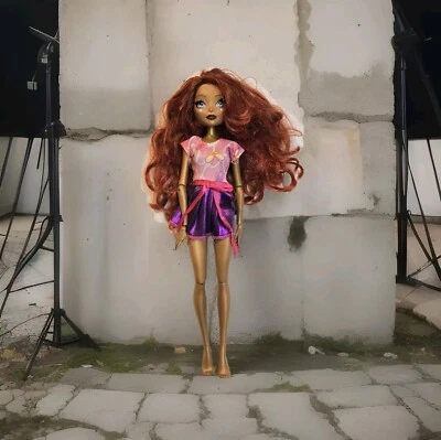 13.5" Madame Alexander Alex Marvel Iron Man Fan Girl Redhead Articulate C82 - Image 1 of 4