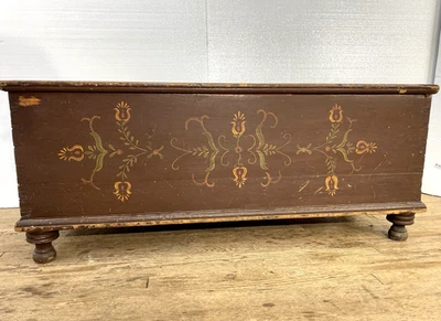 Antigua mesa de centro con cubo de grano decorada con pintura Lancaster Co. PA Foto 1 de 4