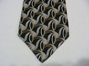 DANIEL HECHTER - GEOMETRIC PATTERN - VINTAGE - MADE IN USA - 100% SILK NECK TIE! - Picture 1 of 8
