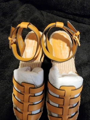 Tory Burch Shoes Size 6 - Image 1 of 4