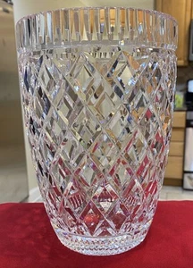 Waterford Crystal Ireland 8" DIAMOND Cut VASE Excellent Condition Signed - Picture 1 of 9