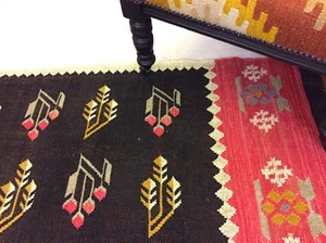 Alfombras negras tribales caucásicas geométricas hechas a mano de fibra natural lana Kilim corredor - Imagen 1 de 6