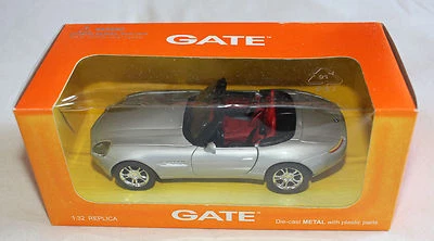 Gate Model 30081 BMW Z8 Convertible Silver 1:32 - Image 1 of 3