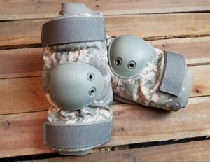 3x NEU USGI ARMEE MILITÄR ACU DIGITAL CAMO TAKTISCHE ELLENBOGENSCHONER GROSS NEU IM KARTON - Bild 1 von 2