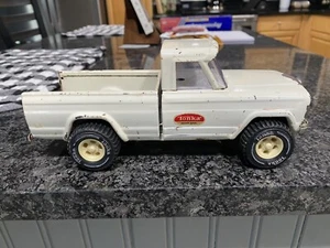 Vintage Tonka mini white Jeep pick up with wide off road tires and wheels - Picture 1 of 6