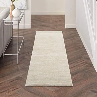 Alfombra de corredor Essentials beige marfil contemporáneo liso, 2' x 6' Foto 1 de 4