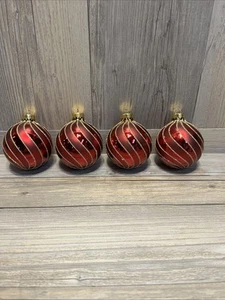 4 einzigartige Schätze UT Rot & Gold Glas Weihnachtsschmuck 2-1/2" Durchmesser - Bild 1 von 4
