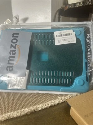 I13” Hardshell Case for MacBook Pro - Blue - Image 1 of 2