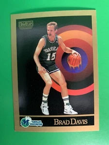 1990-91 SkyBox Brad Davis #62 Dallas Mavericks - Picture 1 of 2