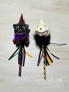 Vintage Halloween Geist & schwarze Katze Zauberstab Stab Volkskunst Dekor Kreide Ware 11,75" - Bild 1 von 8