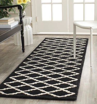 Safavieh Cambridge BLACK / IVORY Wool Runner 2' 6 x 8' - CAM137E-28 - Image 1 of 2