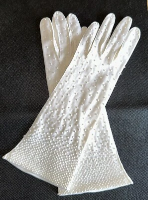Guantes de mujer de algodón tejido doble blanco con cuentas de las colonias de la corona británica Vi Foto 1 de 4