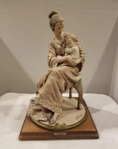 Figurina porcellana Giuseppe ARMANI 0623C "Madre con bambino" Capodimonte - 1983 - Foto 1 di 15