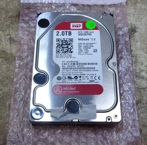 Western Digital NASware 2.0 WD20EFRX-68EUZN0 Hard Drive 2TB 3.5" SATA - Afbeelding 1 van 3