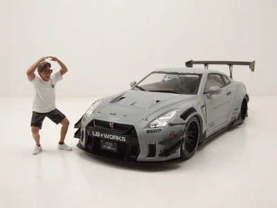 Nissan GT-R R35 Liberty Walk Bodykit Type 2 2024 + Figur Modellauto 1:18 Solido - Bild 1 von 4